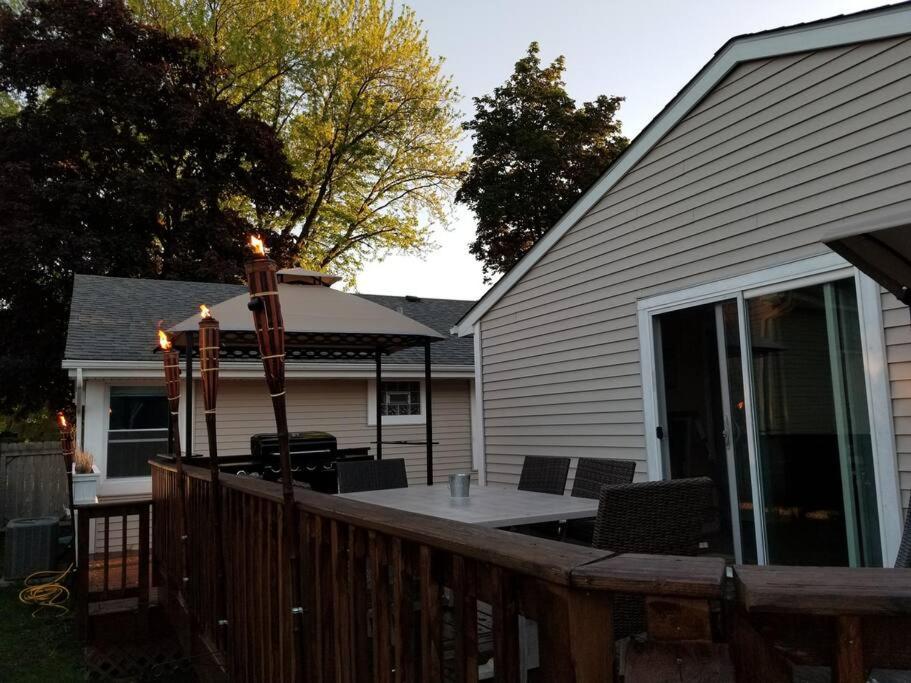 Chain O Lakes Nautical 4Bed 3Bath Waterfront With Bonus Room, Large Deck And Hot Tub Fox Lake Bagian luar foto