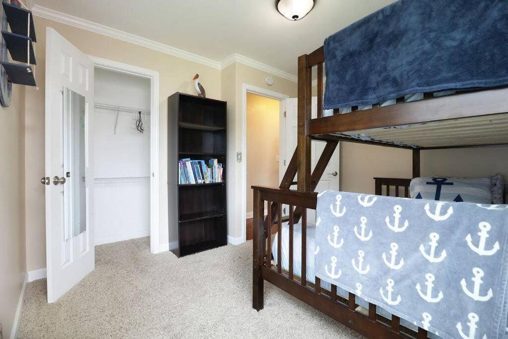 Chain O Lakes Nautical 4Bed 3Bath Waterfront With Bonus Room, Large Deck And Hot Tub Fox Lake Bagian luar foto