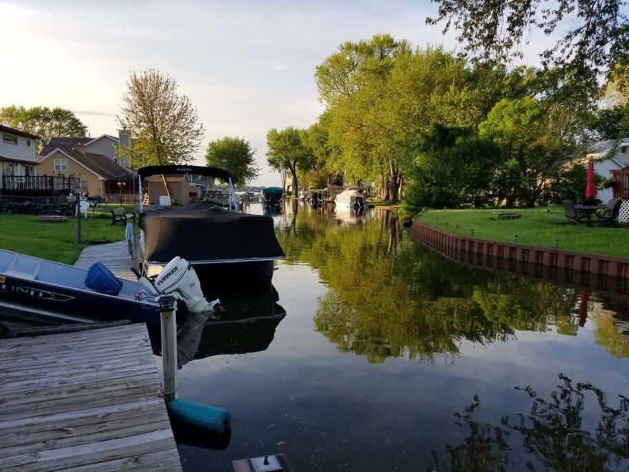 Chain O Lakes Nautical 4Bed 3Bath Waterfront With Bonus Room, Large Deck And Hot Tub Fox Lake Bagian luar foto