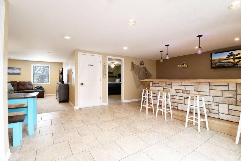 Chain O Lakes Nautical 4Bed 3Bath Waterfront With Bonus Room, Large Deck And Hot Tub Fox Lake Bagian luar foto