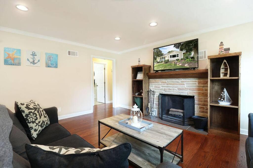 Chain O Lakes Nautical 4Bed 3Bath Waterfront With Bonus Room, Large Deck And Hot Tub Fox Lake Bagian luar foto